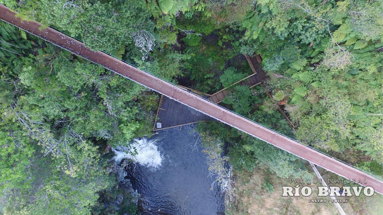 Parque Natural Rio Bravo Lodge Кастро Экстерьер фото