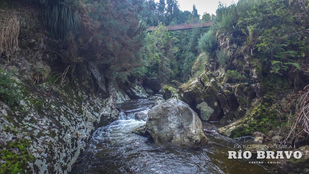 Parque Natural Rio Bravo Lodge Кастро Экстерьер фото